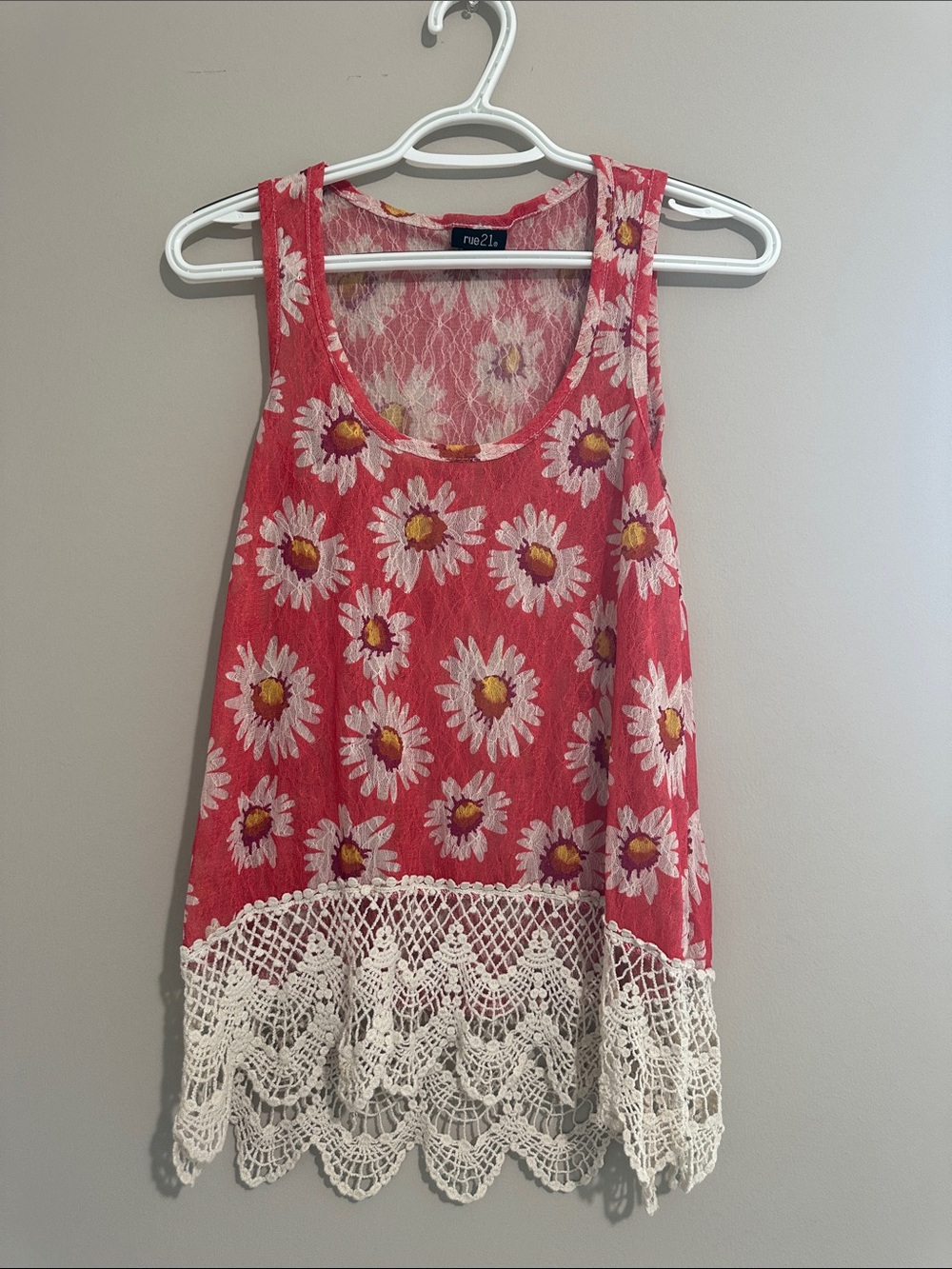 Rue21 Red Daisy Crochet-Hem Tank Top Size Medium